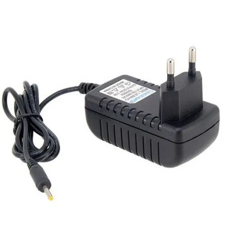 Carregador Tablet 9V 2A conector 3.5 mm